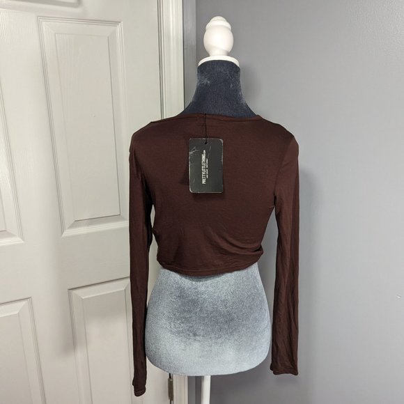 PrettyLittleThing Jersey Knot Front Long Sleeve Crop Top - Picture 2 of 11